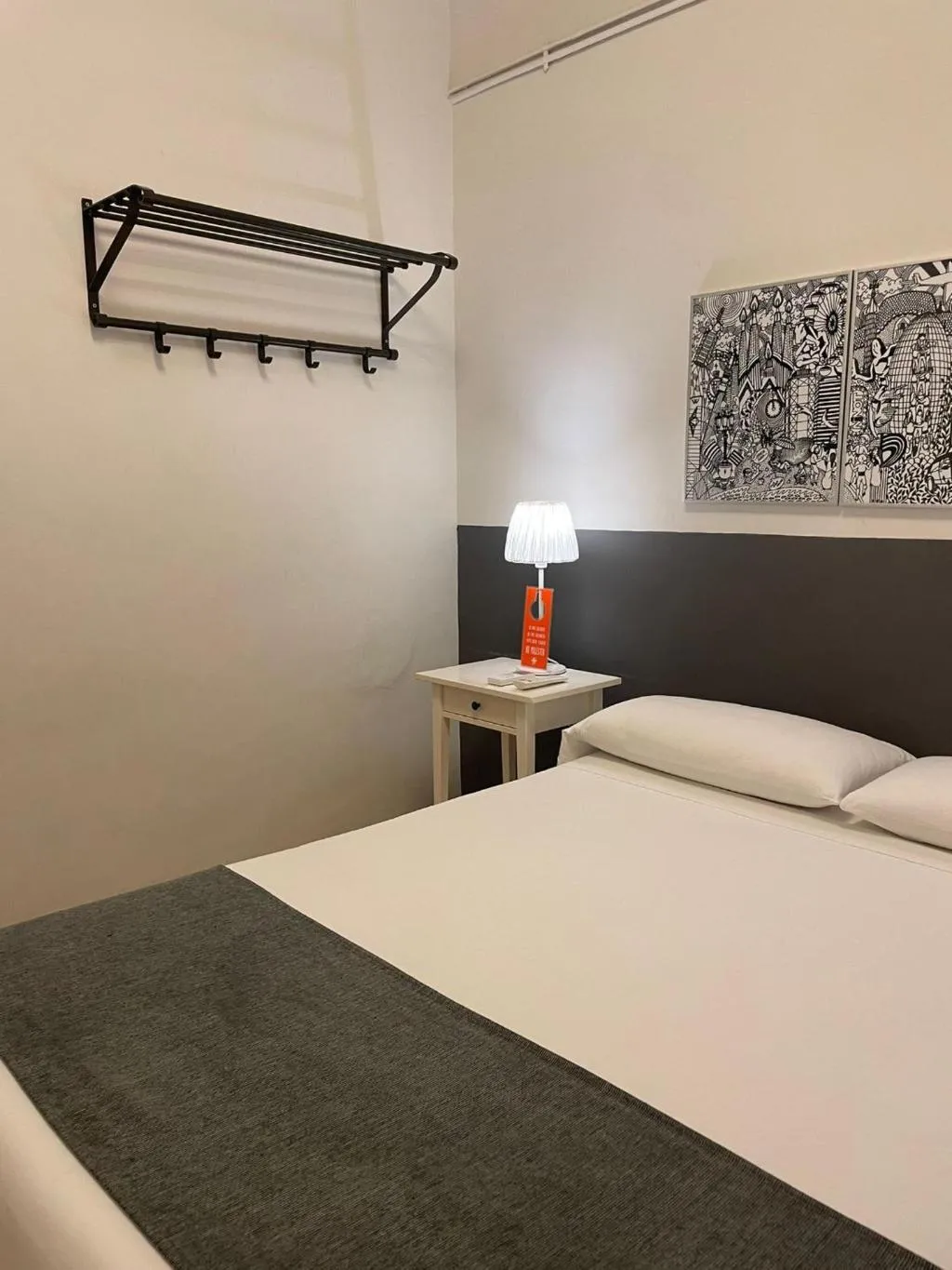 General view, Hostal El Ninot, Barcelona