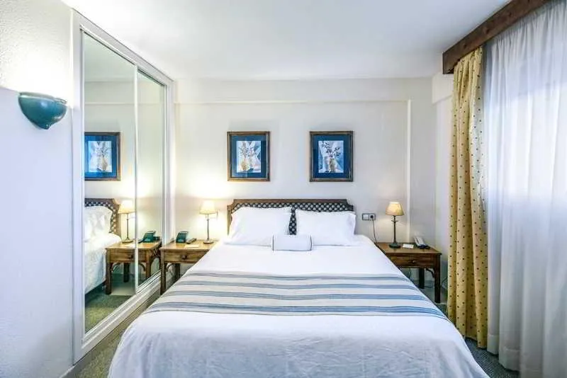 APARTMENT CAPACITY 6 TWO BEDROOMS Room, ONA Garden Lago, Majorca