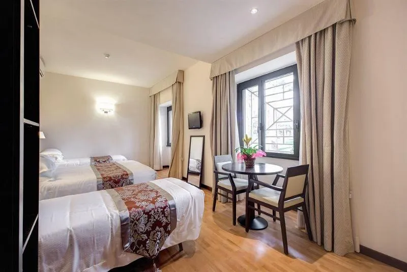 TRIPLE STANDARD Room, Regal Park Hotel, Rome