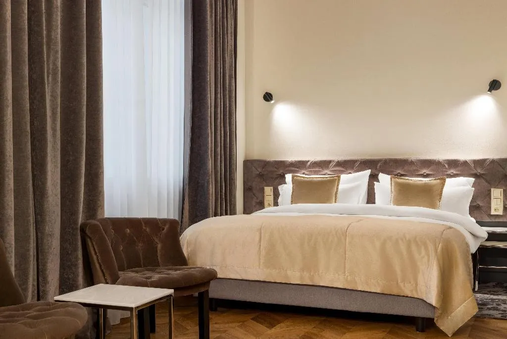 JUNIOR SUITE STANDARD Room, Wyndham Grand Krakow Old Town, Krakow