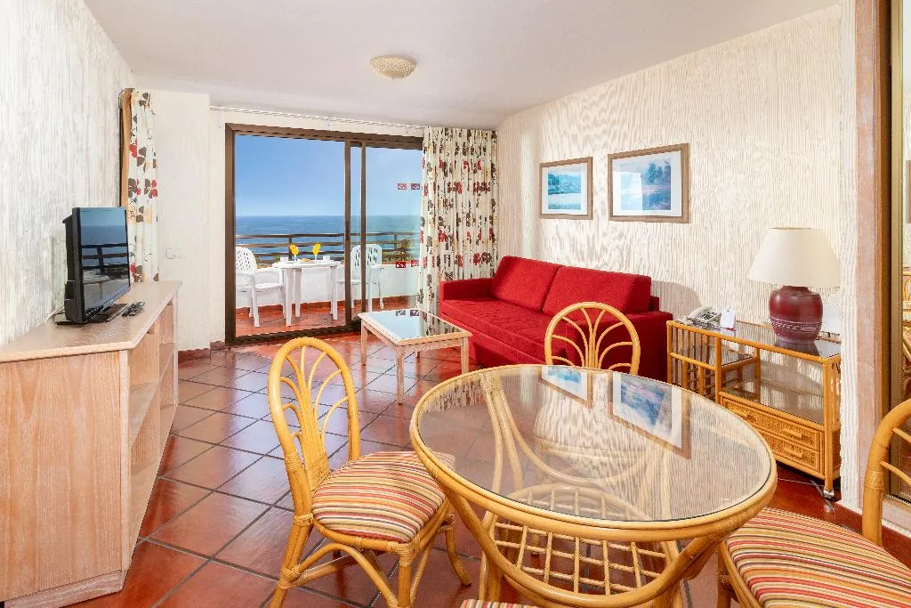 Room, Masaru, Tenerife
