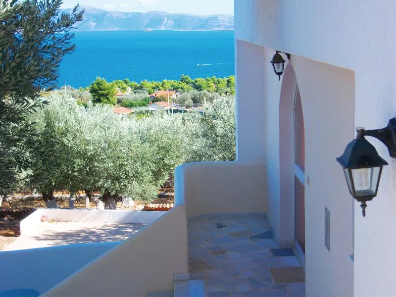 VILLA WITH PRIVATE POOL Room, Villa Konaki, Athens
