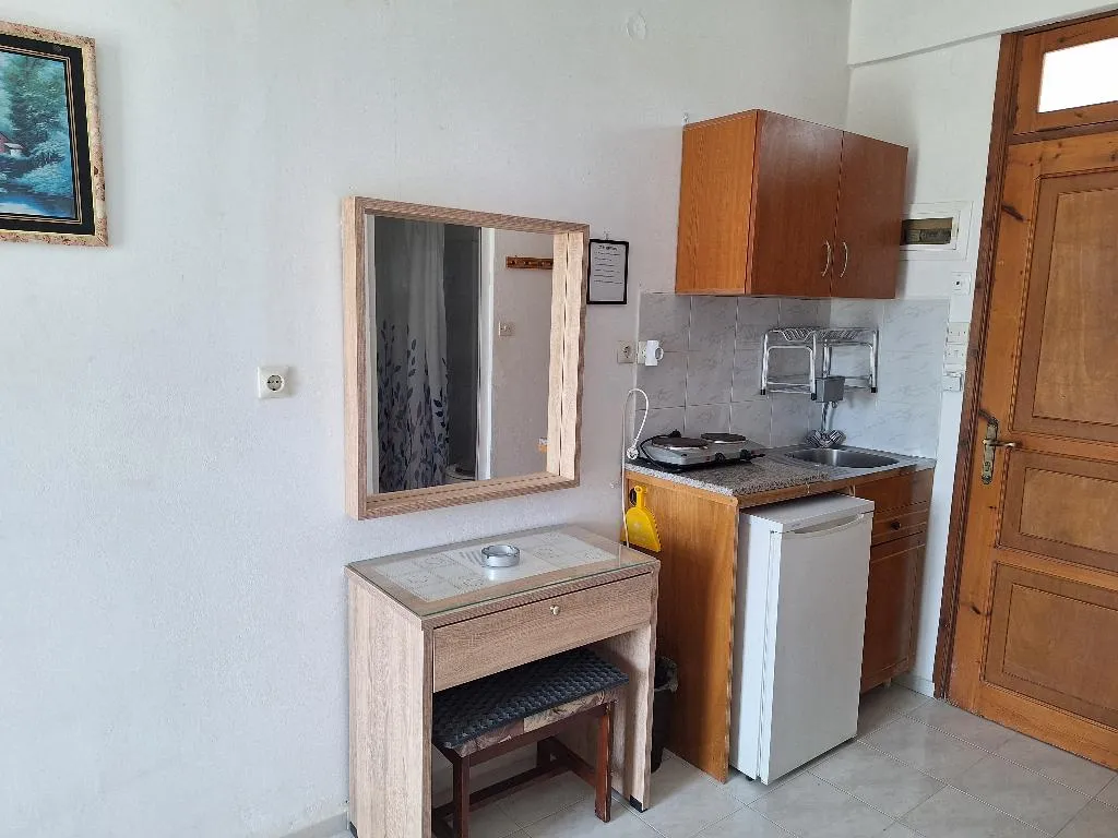 STUDIO CAPACITY 3 Room, Vera Studios, Rhodes