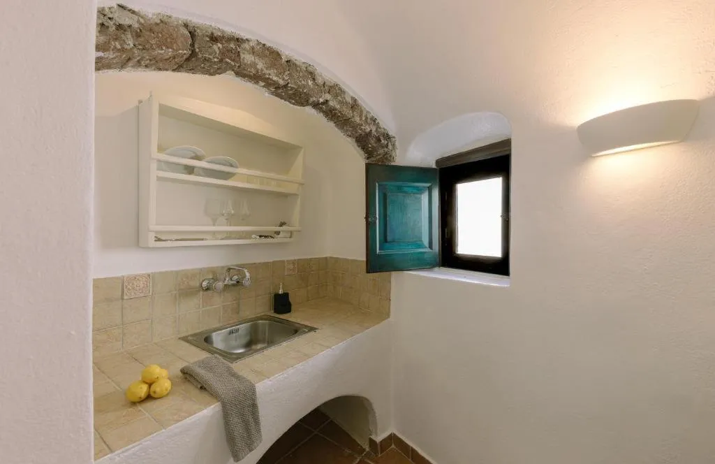 STUDIO DELUXE Room, Afroessa Hotel, Santorini