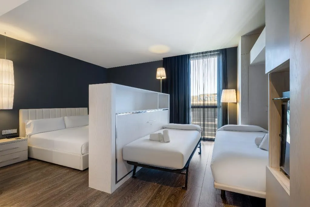 QUADRUPLE STANDARD Room, SB Plaza Europa, Barcelona