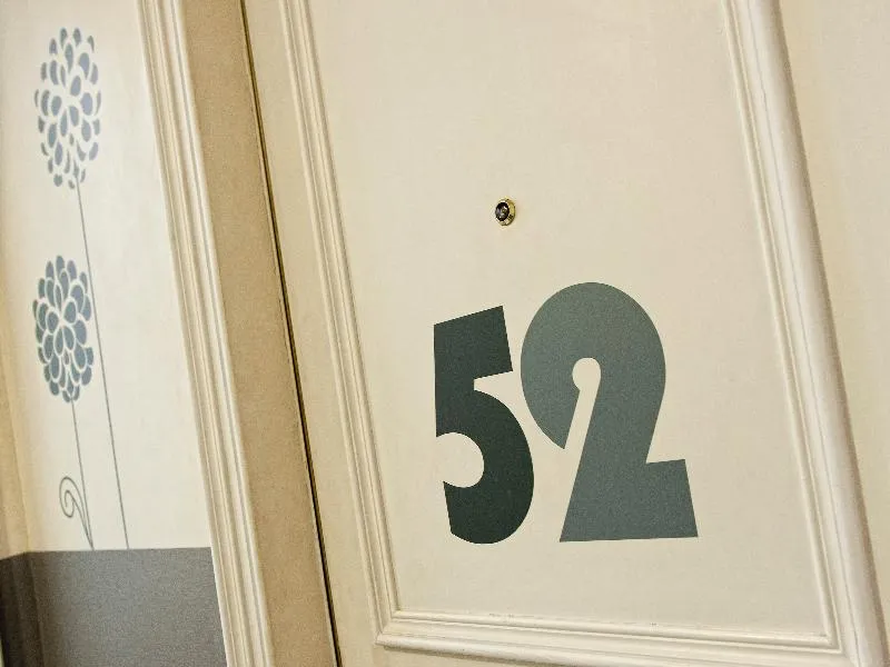 APARTMENT CAPACITY 5 THREE BEDROOM Room, MH Apartments Tetuan, Barcelona