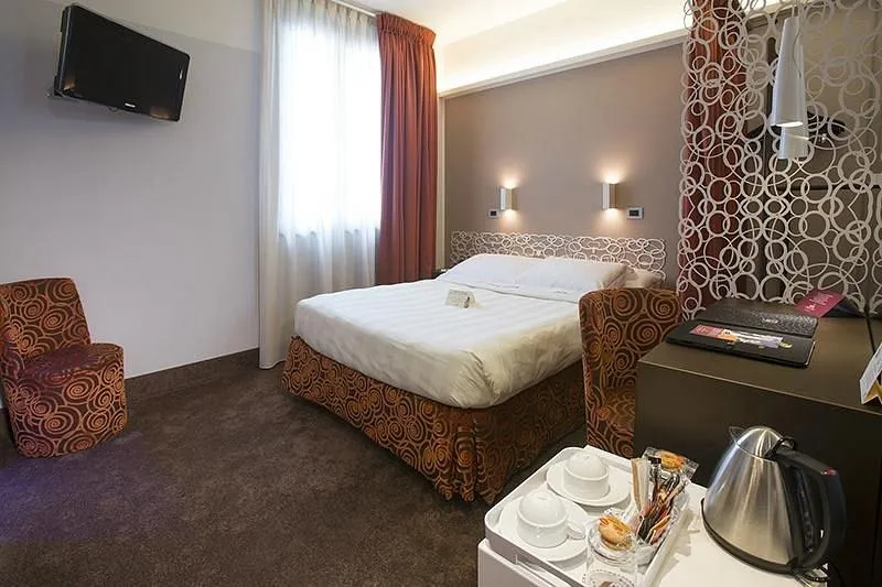 Double or Twin SUPERIOR Room, Hotel Berna, Milan