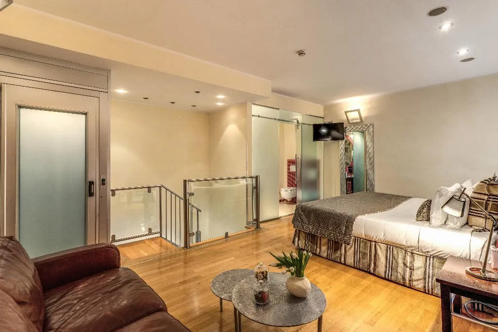 QUADRUPLE CLASSIC Room, La Griffe Hotel Roma, Rome