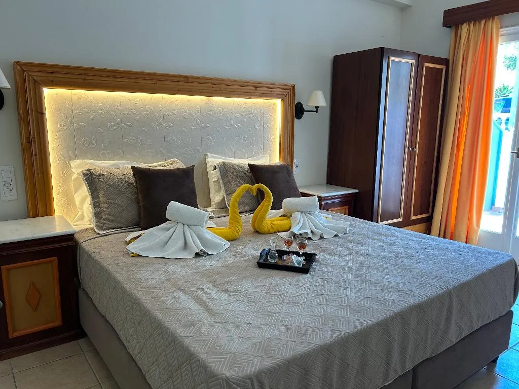 Double or Twin STANDARD Room, Karidis, Santorini