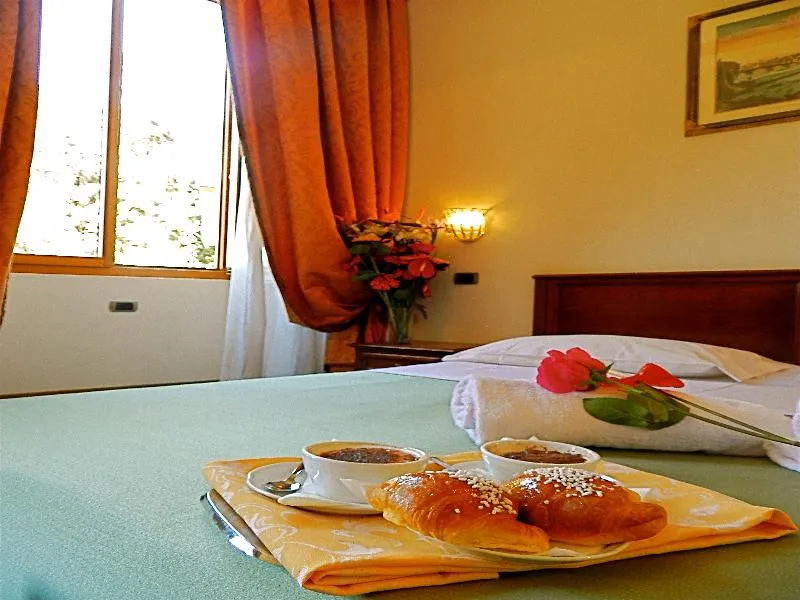 DOUBLE SUPERIOR Room, Domus Florentiae Hotel, Florence