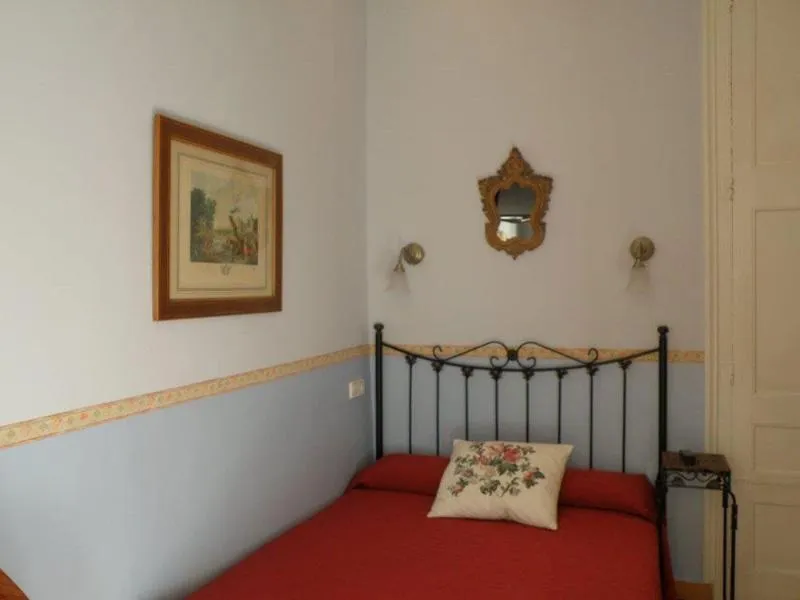 SINGLE STANDARD Room, Casa Consell Gran Via, Guest House, Barcelona