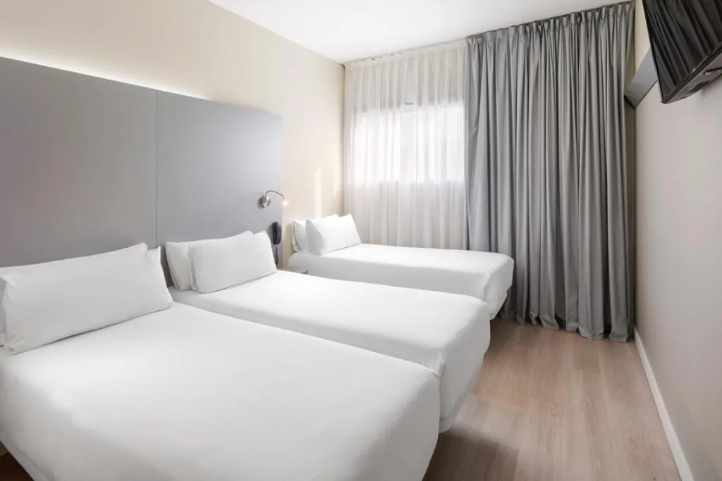 TRIPLE STANDARD Room, B&B HOTEL Barcelona Mollet, Barcelona