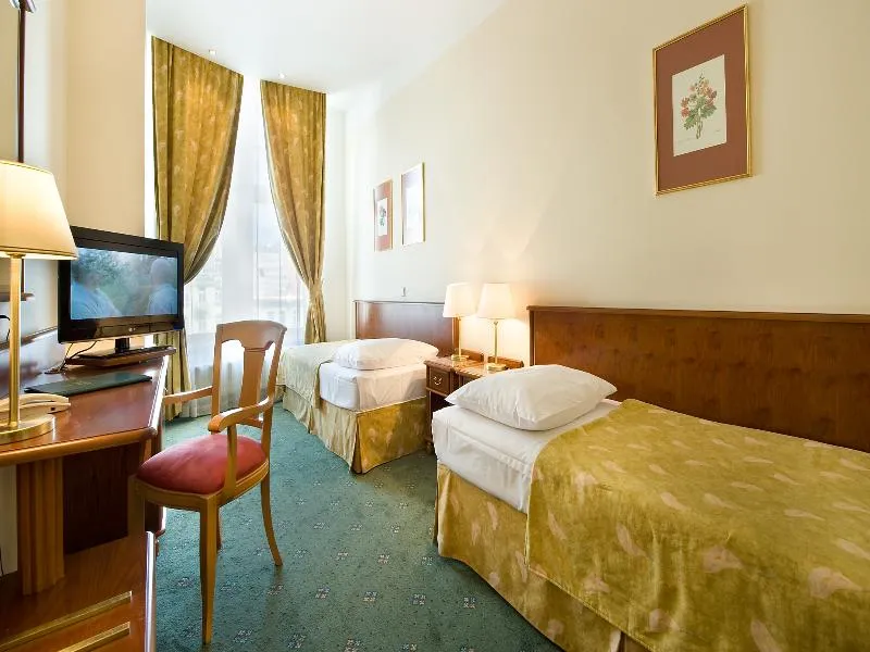 TWIN CITY VIEW Room, EA Hotel Rokoko, Prague