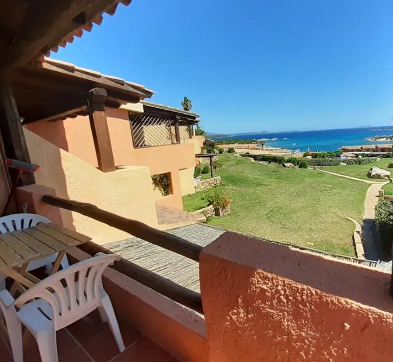 APARTMENT CAPACITY 4 Room, Villaggio Marineledda, Olbia