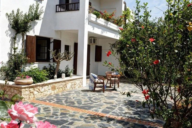 Terrace, Alianthos Suites, Crete