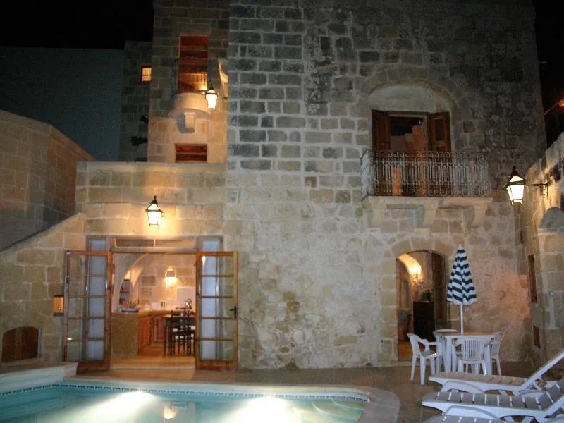 Pool, Dar Guzeppa Farmhouse, Malta