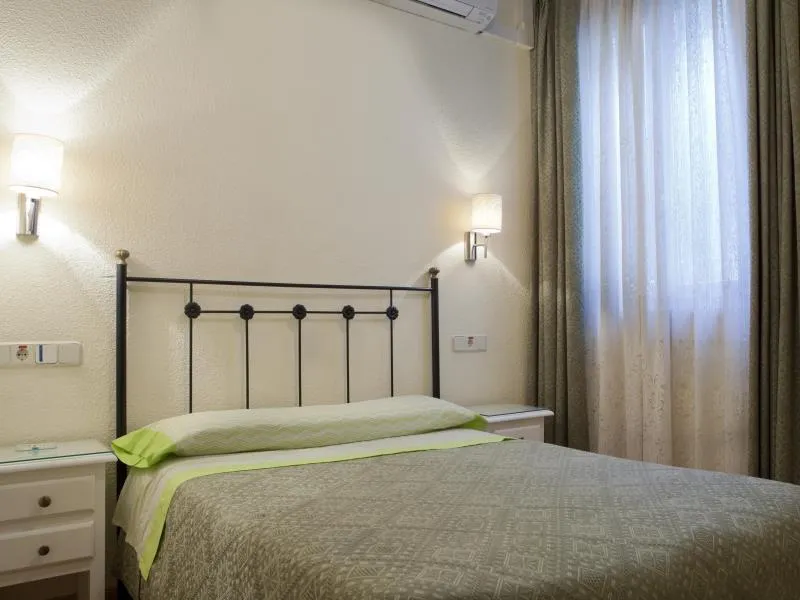 General view, Hostal Los Alpes, Madrid