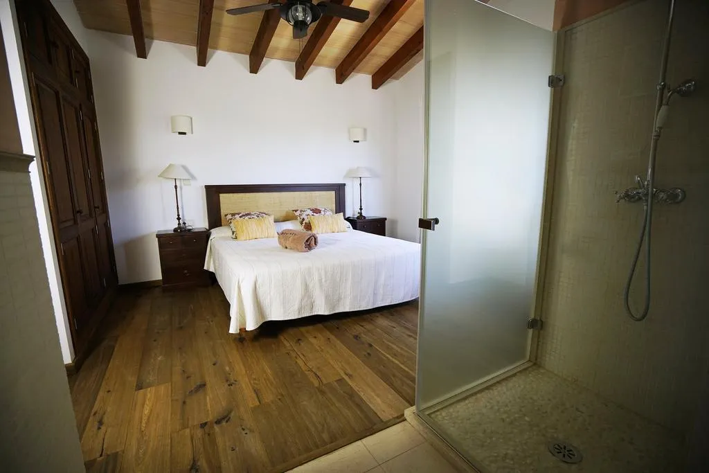 VILLA FIVE BEDROOMS Room, Bou Ros Finca Es Foners, Majorca