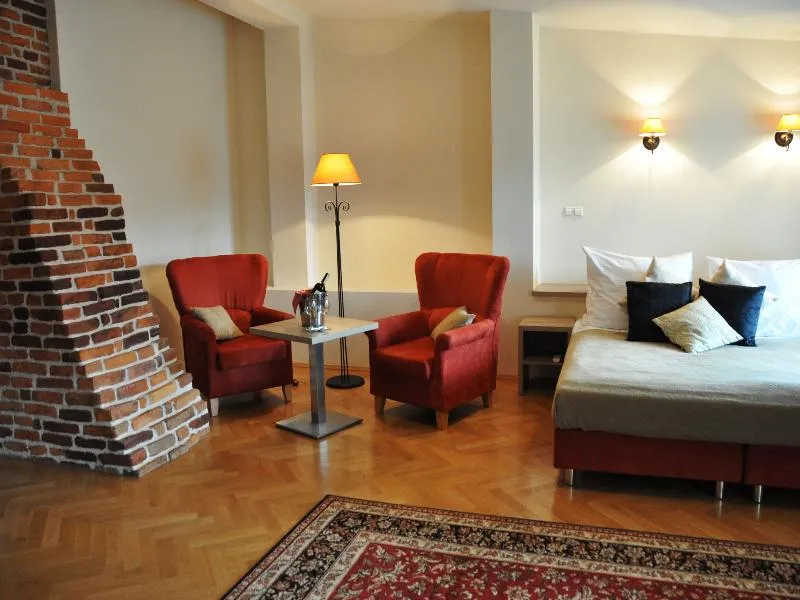SUITE DELUXE Room, Hotel Santi, Krakow
