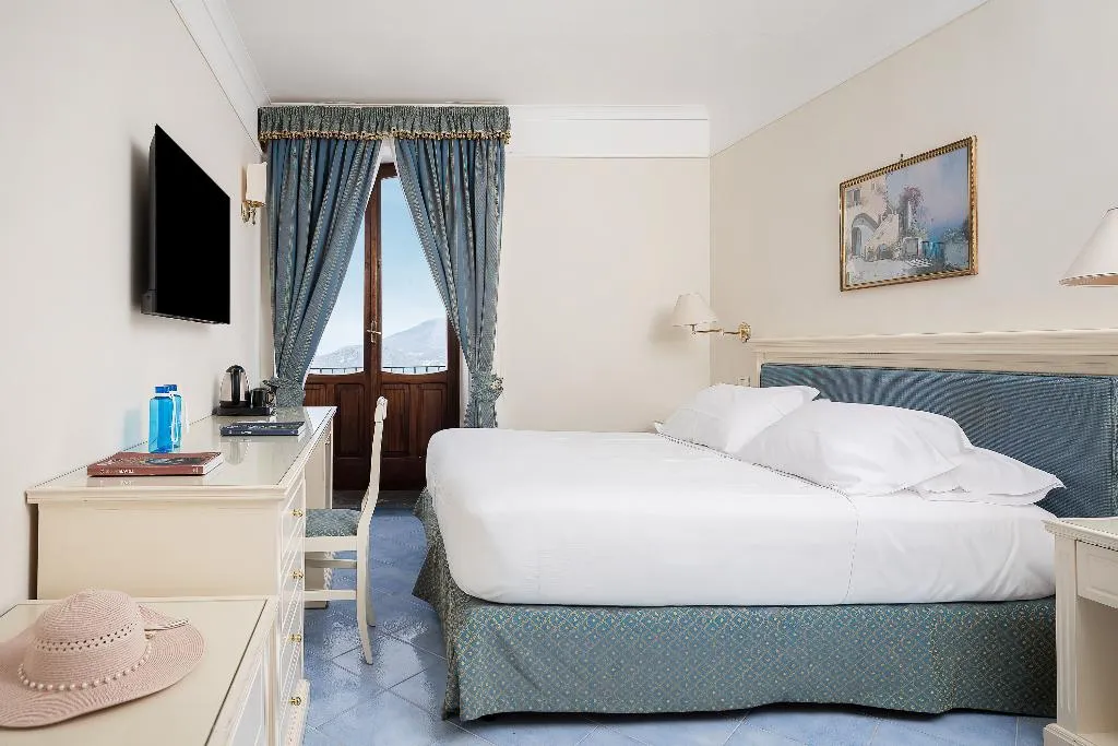 DOUBLE POOL VIEW Room, Hotel Jaccarino, Naples