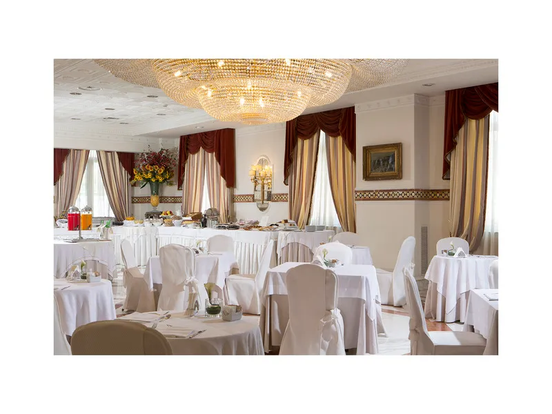 Restaurant, Grand Hotel Vanvitelli, Naples