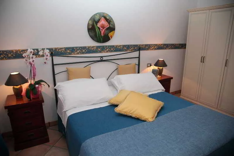 Room, Villamirella, Naples