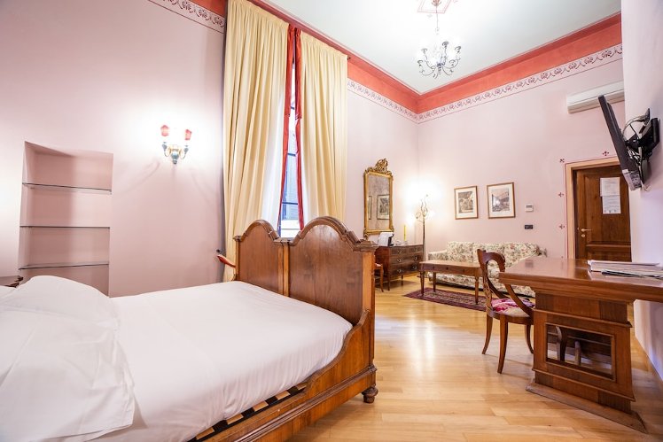 B&B Galileo 2000, Florence