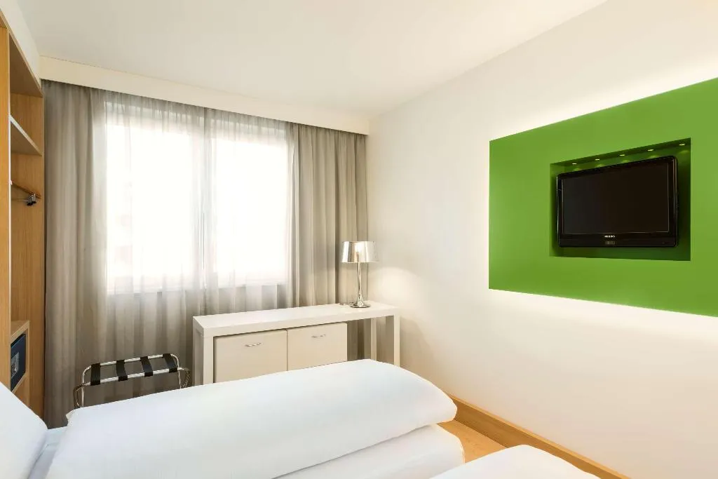 DOUBLE SINGLE USE STANDARD Room, NH Berlin Potsdamer Platz, Berlin