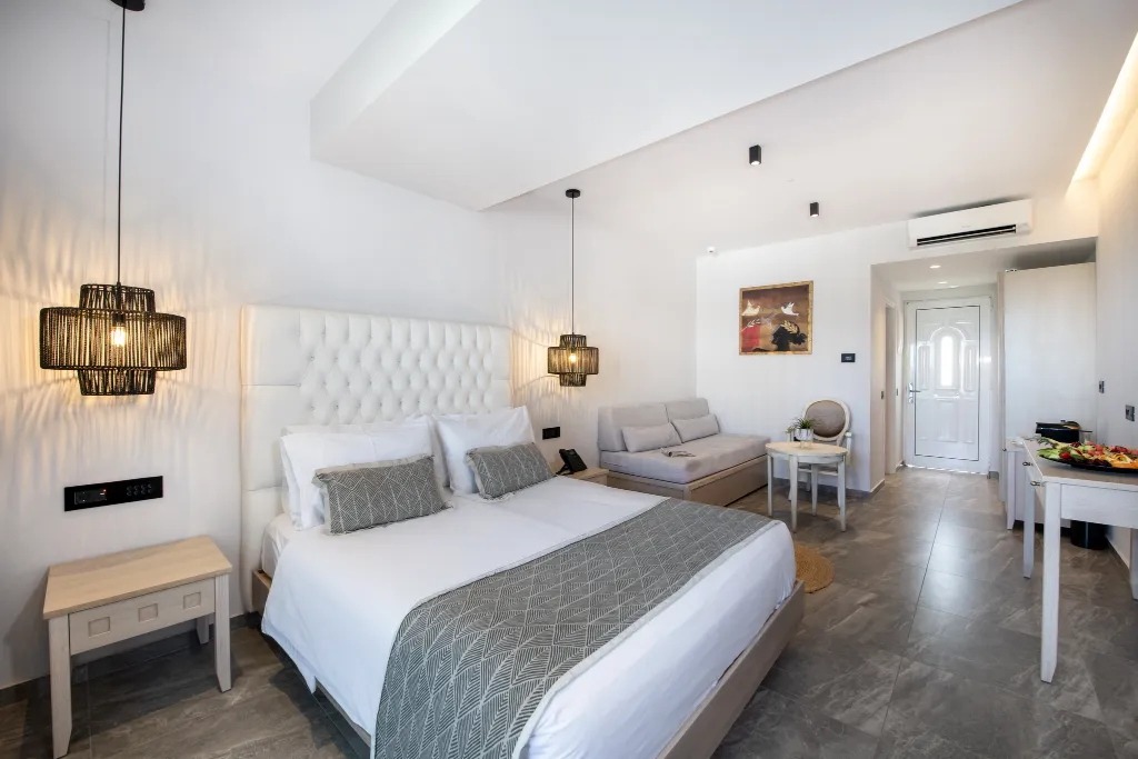 SUITE DELUXE WITH JACUZZI Room, Delfina Tropic Beach, Crete