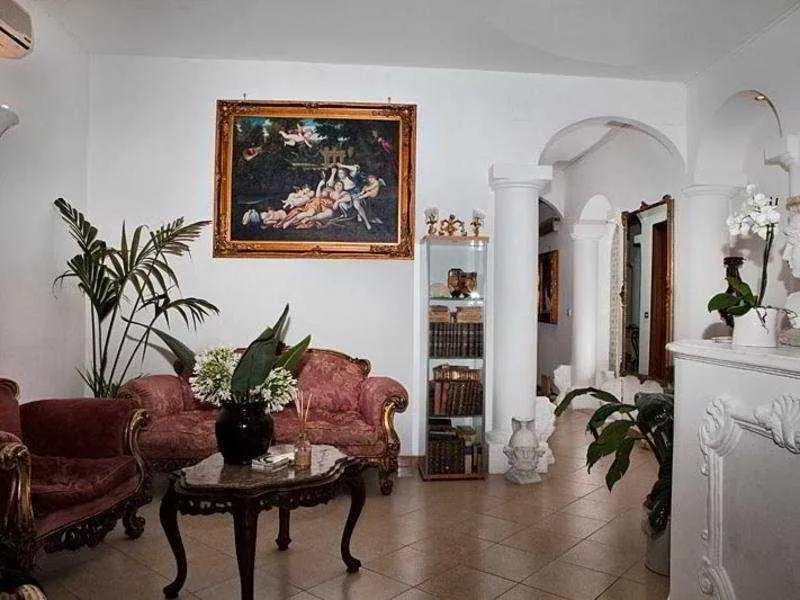 Lobby, Bussola di Hermes, Naples