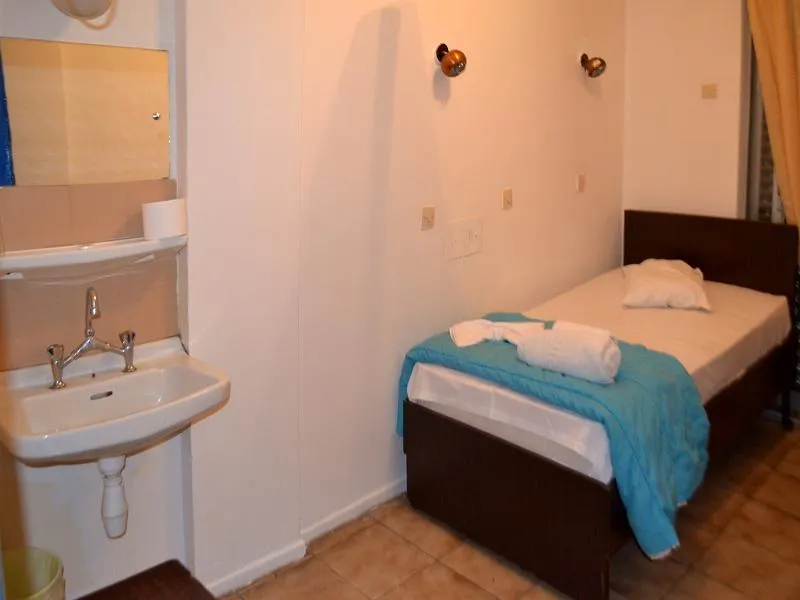 SINGLE WITH SHARED BATHROOM Room, Sparta Team Hotel- Hostel, Athens