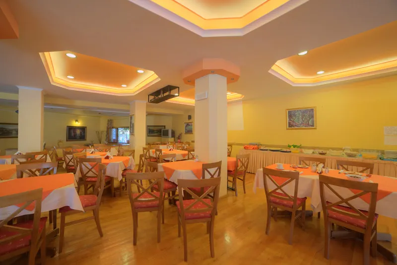 Restaurant, Louvre, Corfu