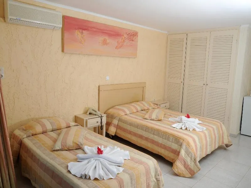 Double or Twin GARDEN VIEW Room, Benitses Bay View Hotel, Corfu