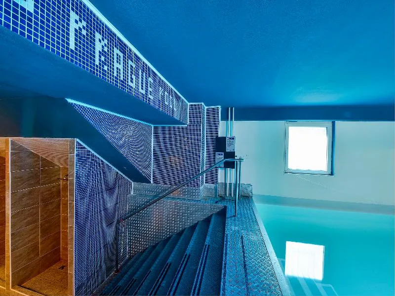 Pool, Plus Prague, Prague