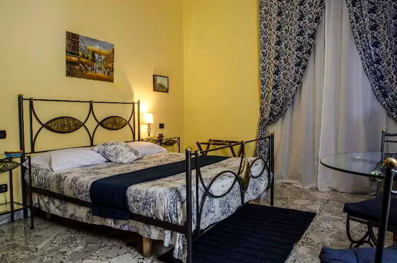 Room, Sant Eligio Hotel, Naples