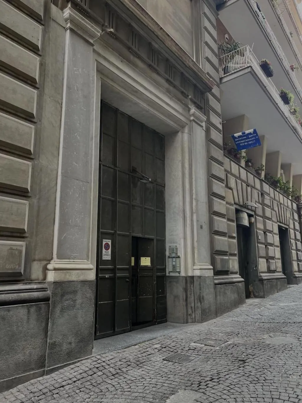 SINGLE STANDARD Room, Cappella Vecchia 11, Naples
