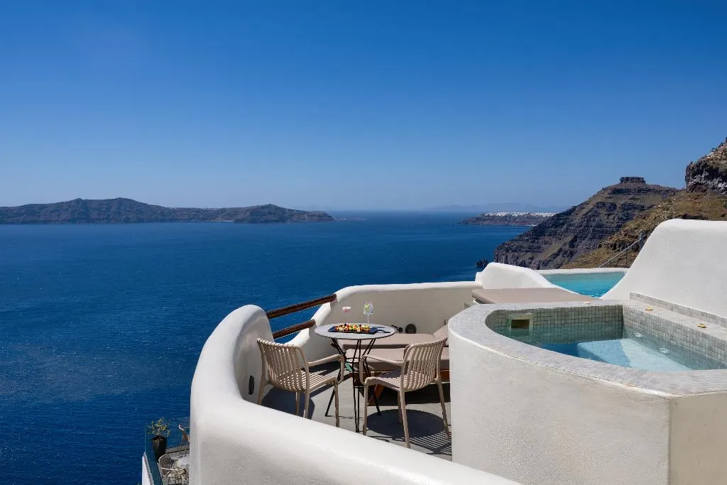 SUITE WITH JACUZZI Room, Athina Luxury Suites, Santorini