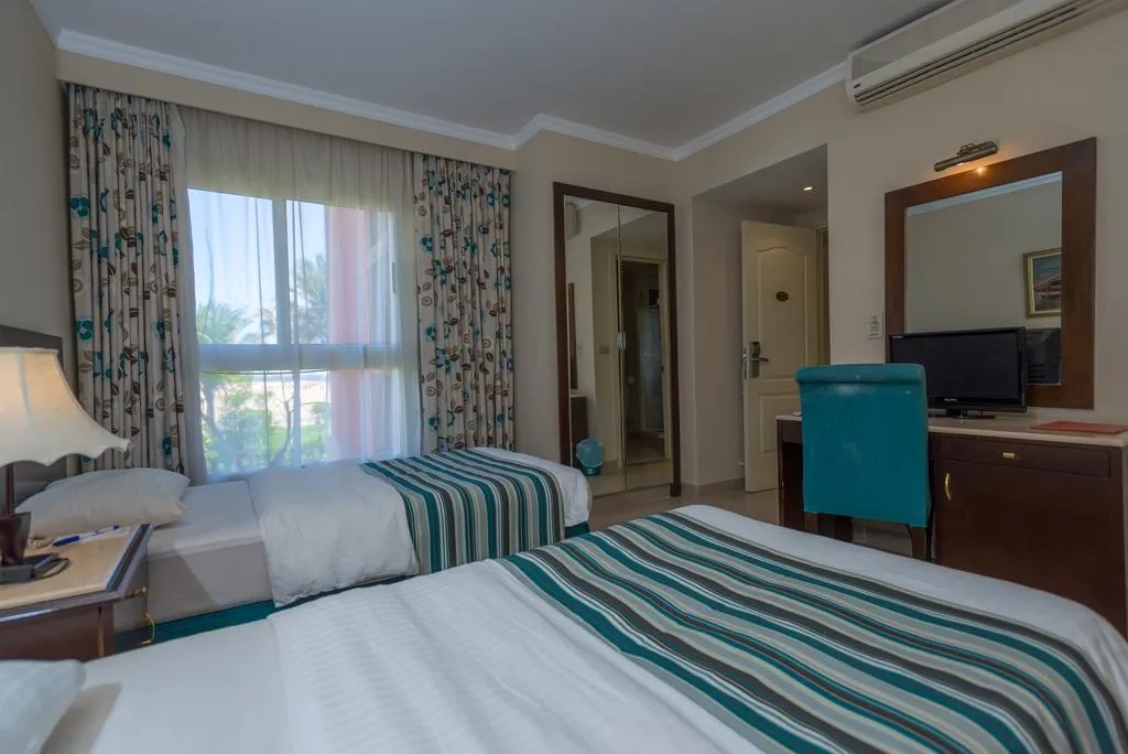 FAMILY ROOM SEA VIEW Room, Cardina Resort, Red Sea Riviera