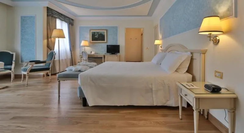 JUNIOR SUITE STANDARD Room, Hotel Terme Imperial, Venice