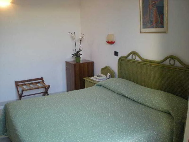 Room, Tramonto D'oro, Naples