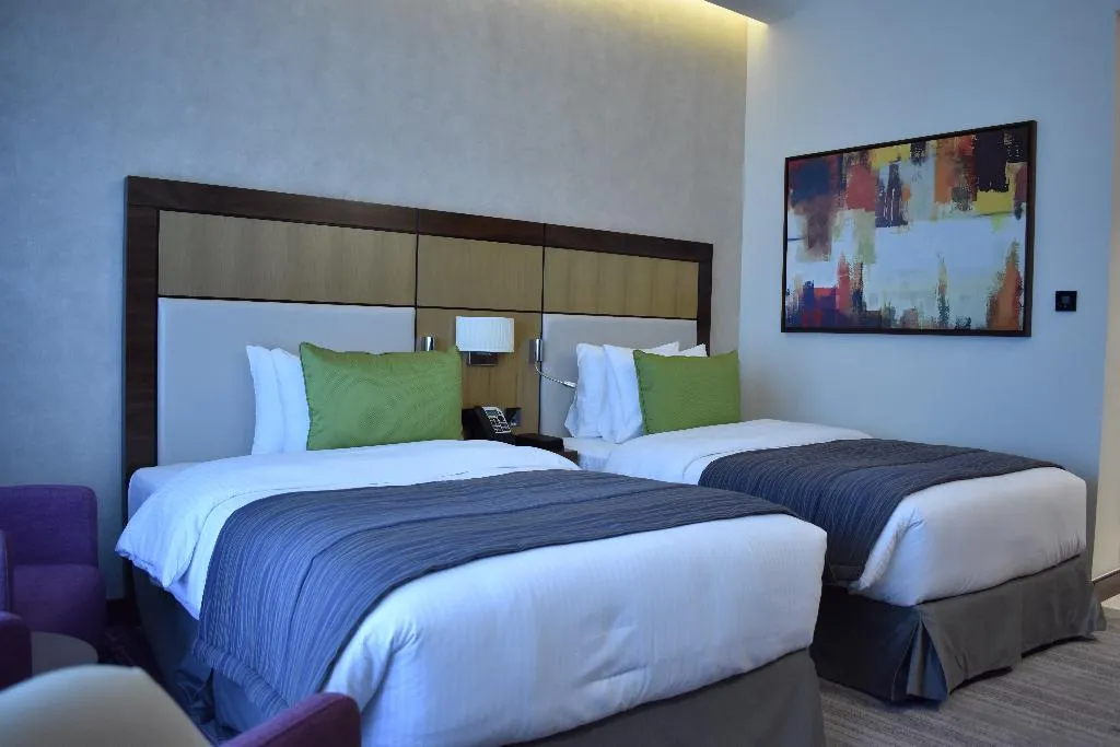 TWIN STANDARD Room, Golden Tulip Media Hotel, Dubai