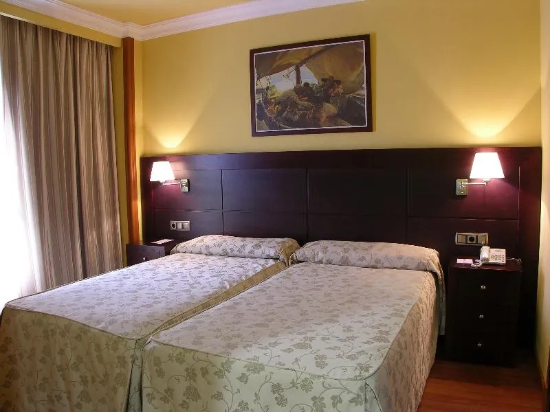 TRIPLE STANDARD Room, Dos Castillas, Madrid