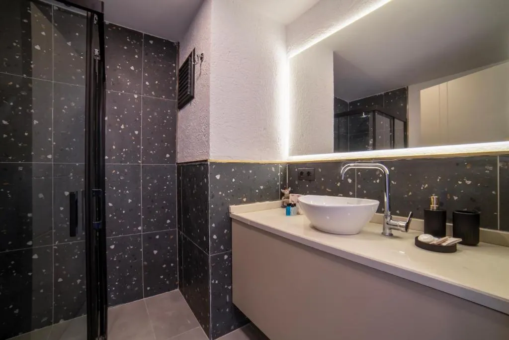 DOUBLE DELUXE WITH BALCONY Room, Rudblu Suites, Antalya