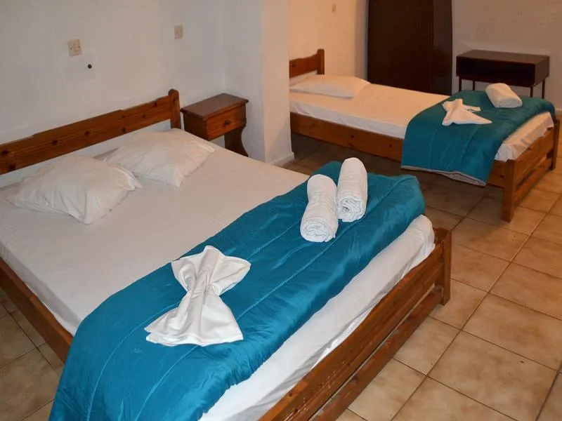 TRIPLE WITH SHARED BATHROOM Room, Sparta Team Hotel- Hostel, Athens