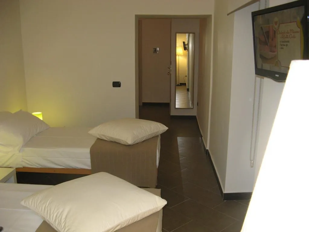 Double or Twin STANDARD Room, iBed Napoli B&B, Naples