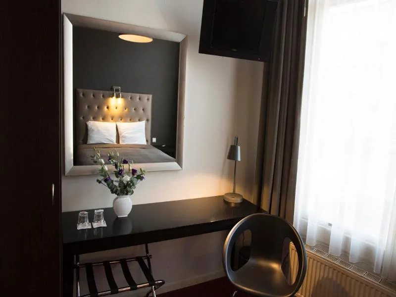 DOUBLE LUXURY Room, Quentin Amsterdam Hotel, Amsterdam