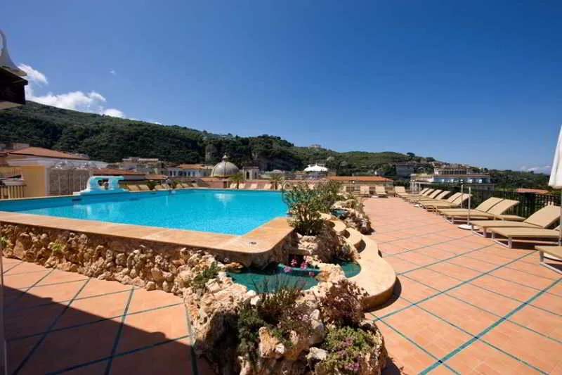 Pool, Grand Hotel la Favorita, Naples