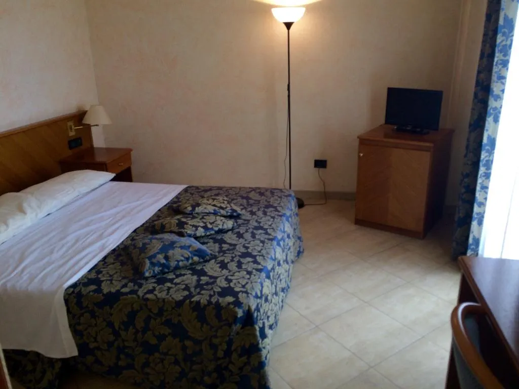 DOUBLE STANDARD Room, Park Imperatore Adriano, Rome