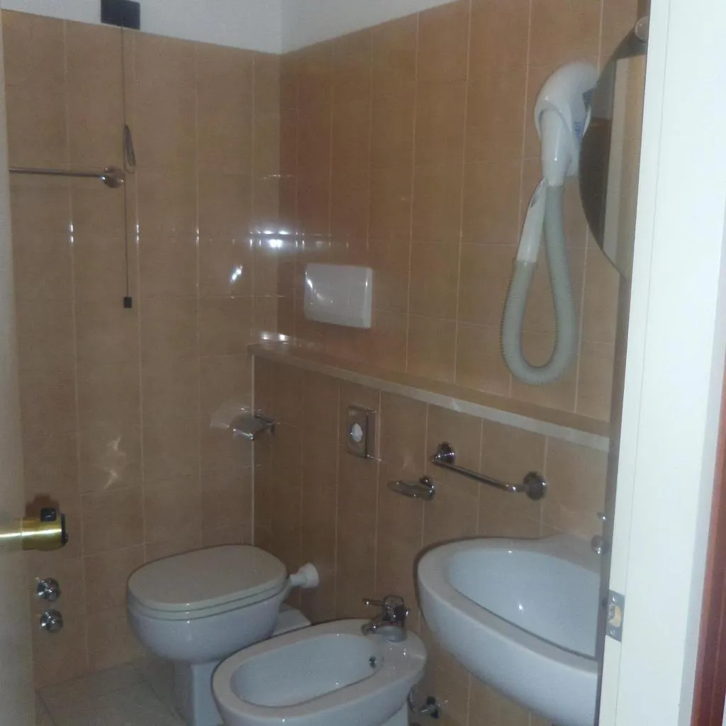 Double or Twin TWO BEDS Room, Bellavista, Milan