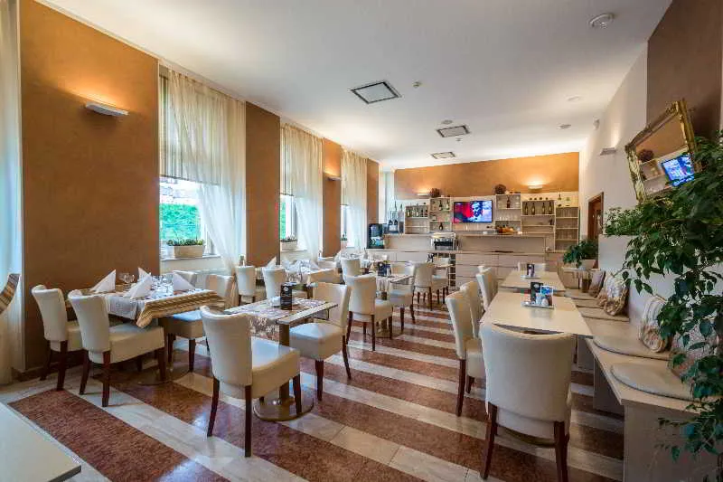 Restaurant, Prague Centre Plaza, Prague